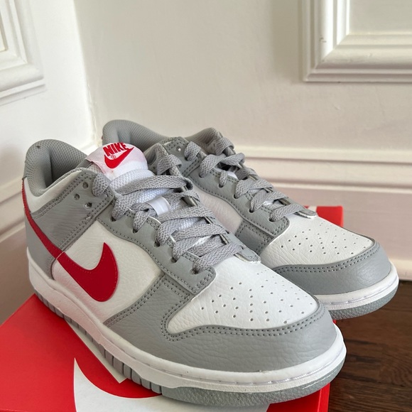 Nike Dunk Low GS Wolf Grey/University Red-White - Picture 2 of 6